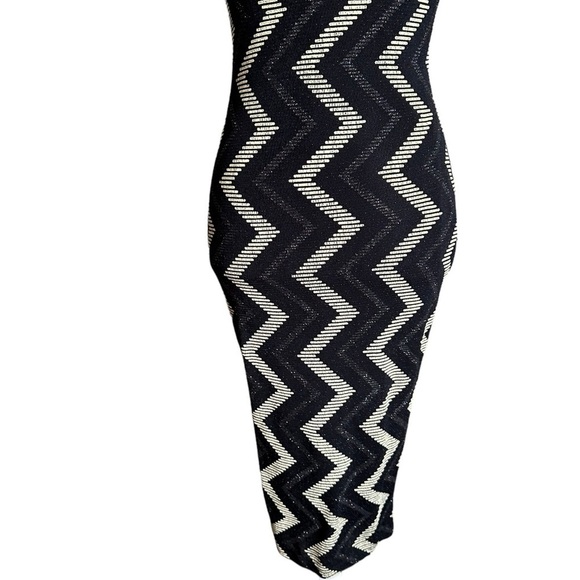 Lovely Day Black Cream Zigzag Print Sparkle Metallic Halter Midi Dress Size S - Picture 16 of 17